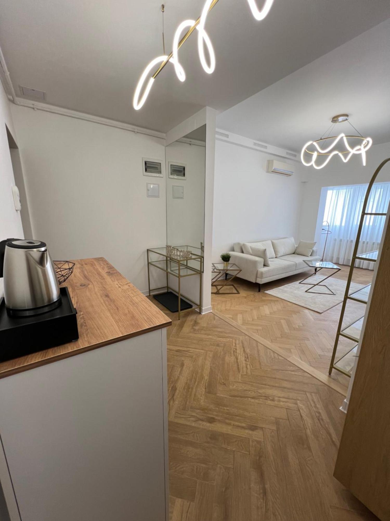 Bucharest City Center Apt Victoriei St Bagian luar foto