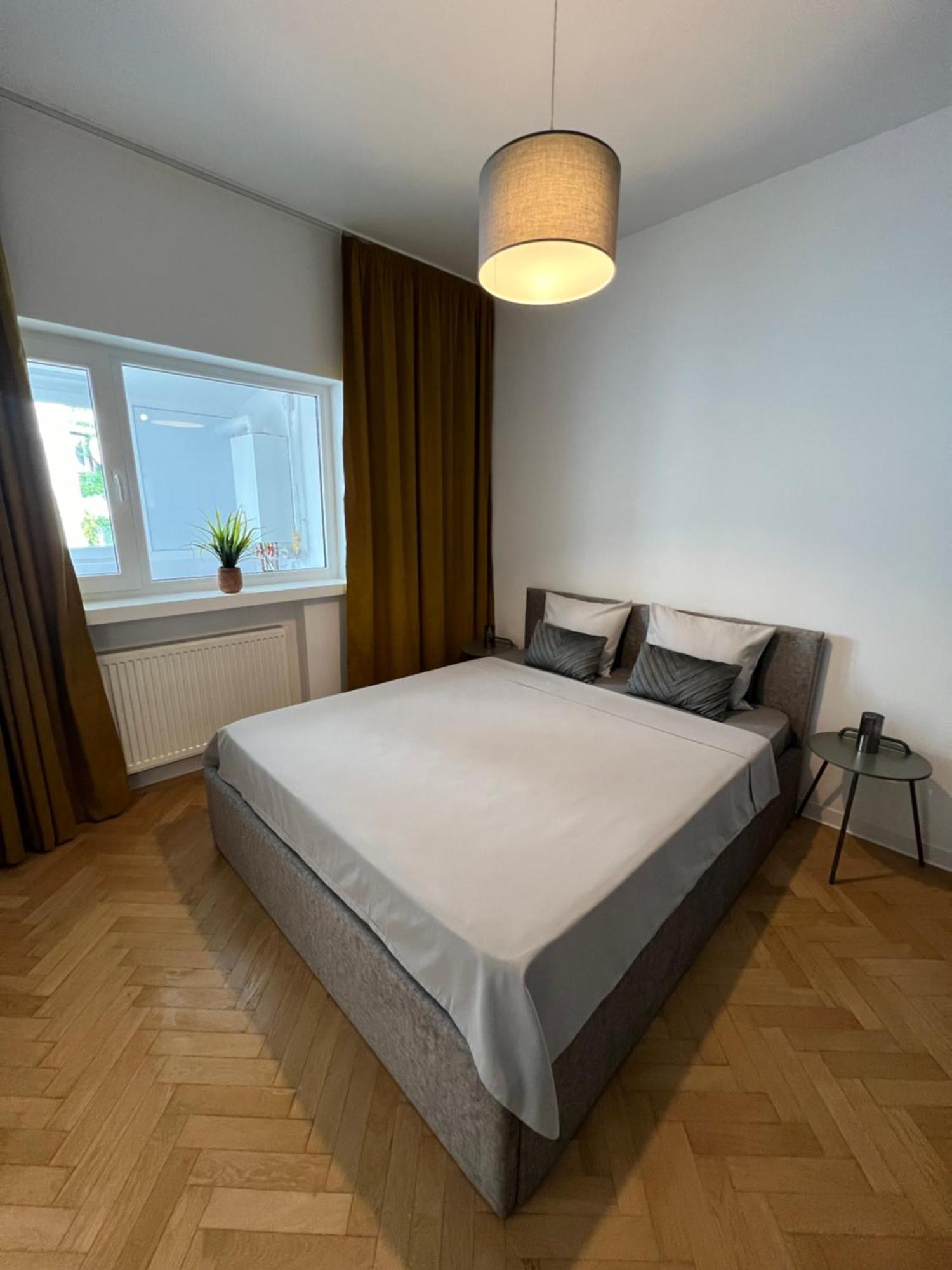 Bucharest City Center Apt Victoriei St Bagian luar foto